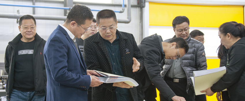 侯景濱走訪印刷、影像市場