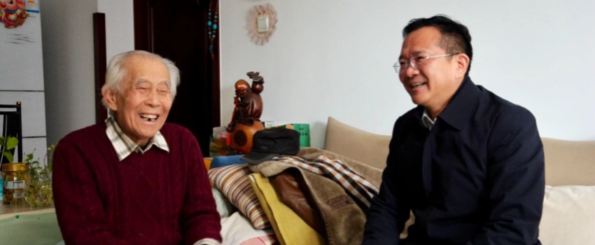 中國樂凱黨委領(lǐng)導(dǎo)看望慰問樂凱老領(lǐng)導(dǎo)、老專家、老干部、老黨員及生活困難職工